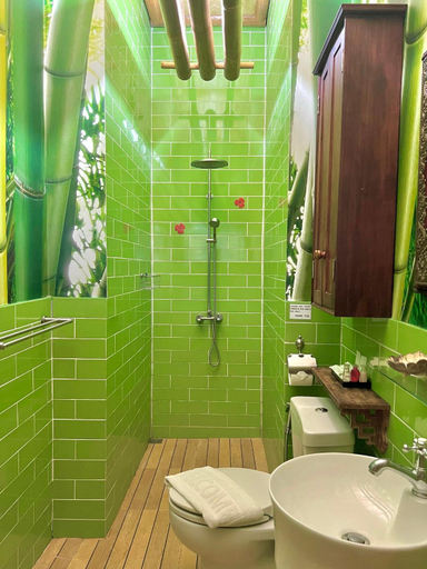 Bathroom 2, THE PARROT INN KANCHANABURI, Muang Kanchanaburi