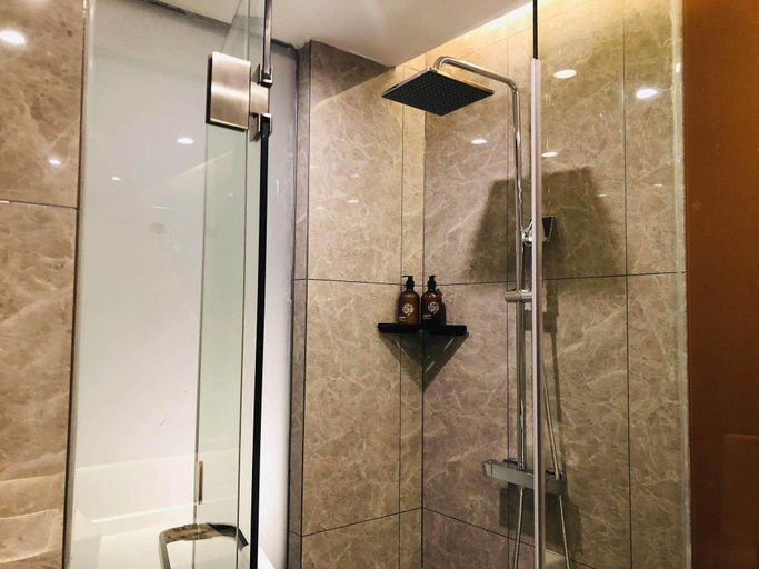 Bathroom 3, IU Hotels· Wuhan Jianghan Road Metro Station, Wuhan