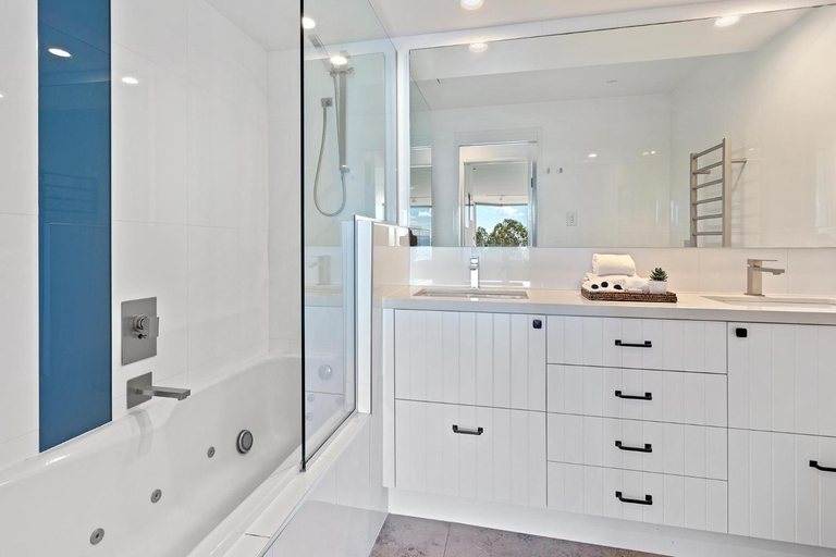 Bathroom 4, Picture Point Terraces, Noosa - Noosa-Noosaville