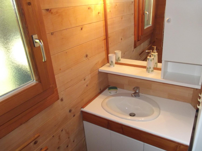 Bathroom 4, La Roche du Moulin, Yonne