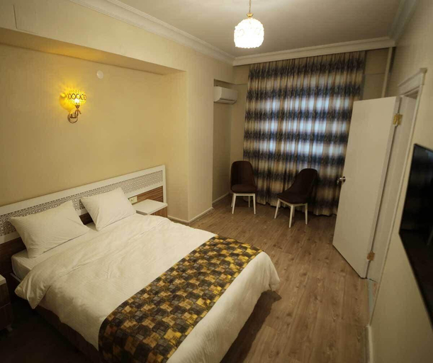 Bedroom 2, Grand Gülizar Hotel, Merkez