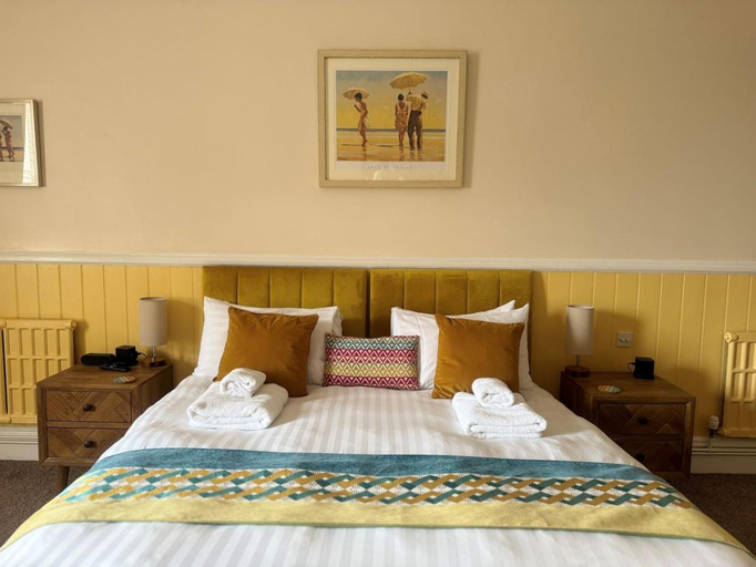 Bedroom 2, The Red Lion Hotel, Norfolk