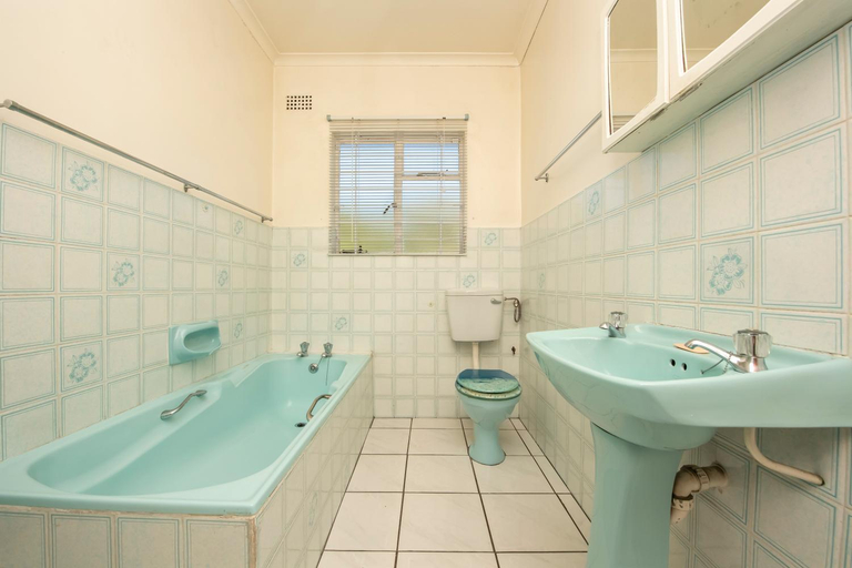 Bathroom 4, Francis House Self-Catering, City of Cape Town