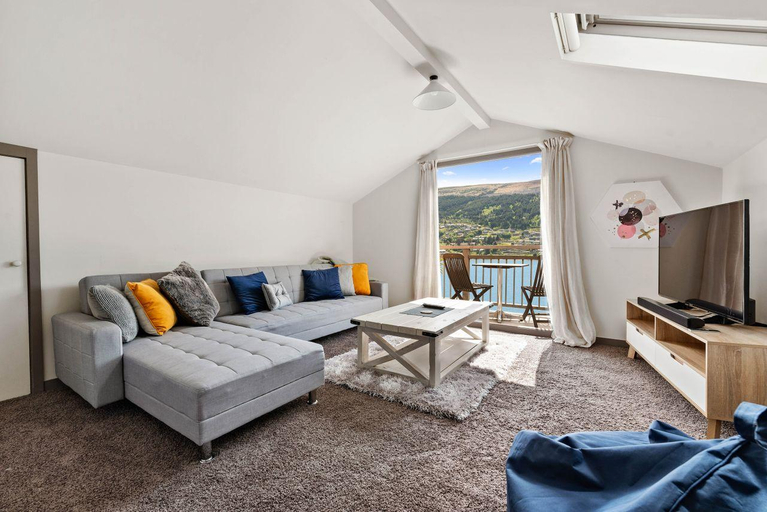 Others 2, Sunny Lakeview Villa, Queenstown-Lakes