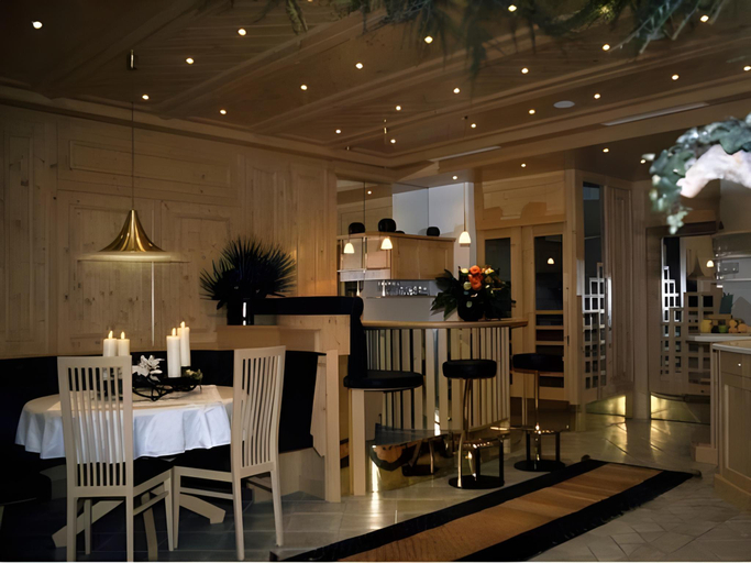 Food & Drinks, Appartements Aurikel Corso, Landeck