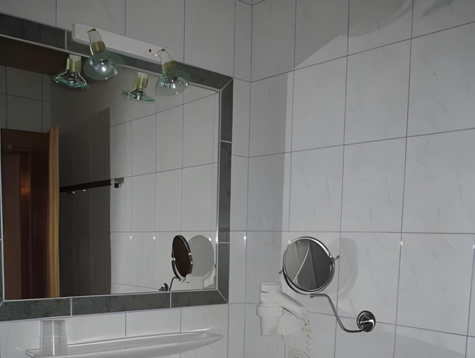 Bathroom 3, Appartement Pension St. Sebastian, Landeck
