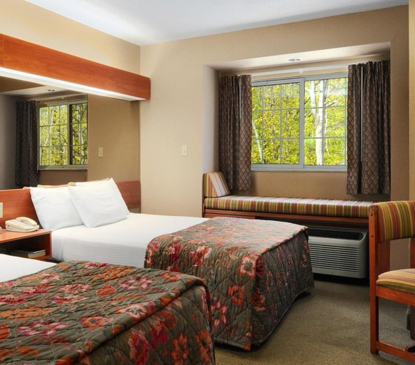 Bedroom 3, Parry Sound Inn & Suites, Parry Sound