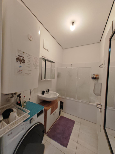 Bathroom, ABAI Apartments 1140 On-line Check-in & Self Service, Wien