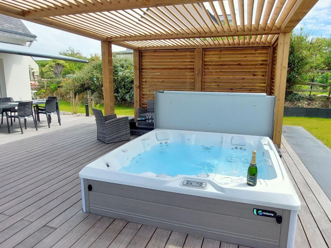 Others 4, Holiday Home in Plouarzel near Sandy Beaches, Finistère