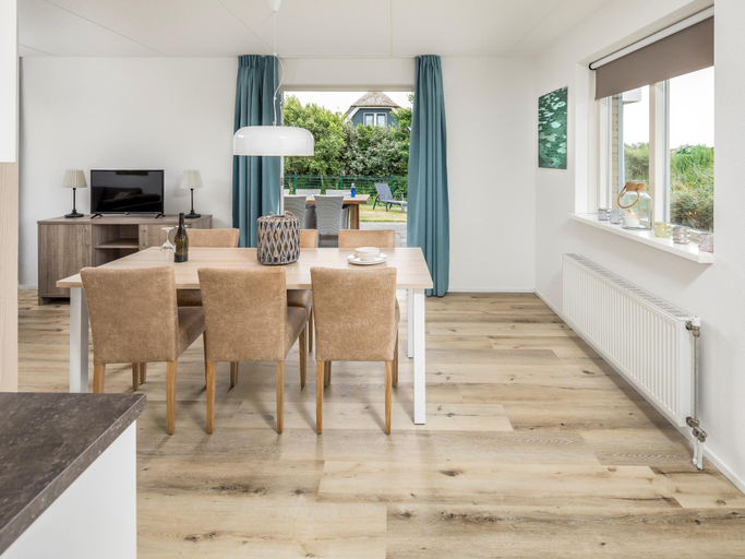 Others 4, Villa near Dutch Beach with Garden Terrace, Den Helder