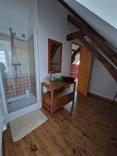 Bathroom, L'auberge de la hutte, Somme