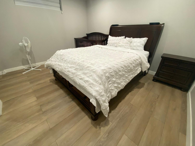Others 2, Private Entrance 2 Bed 1 Bath, Division No. 11