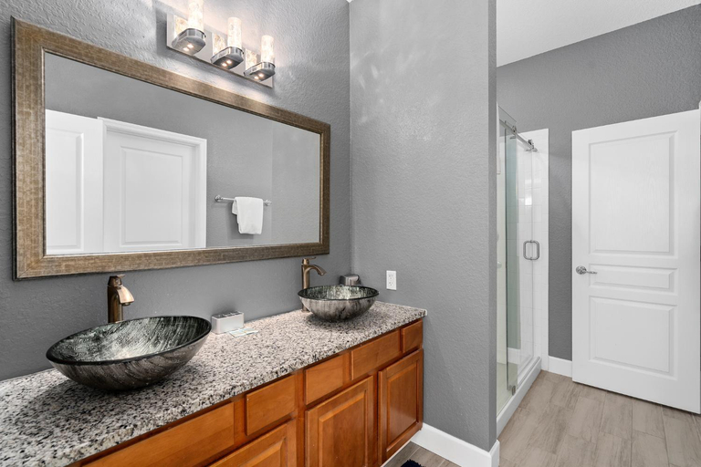 Bathroom 4, Luxury 5BR Villa Near Disney w Pool & Game Room, Osceola