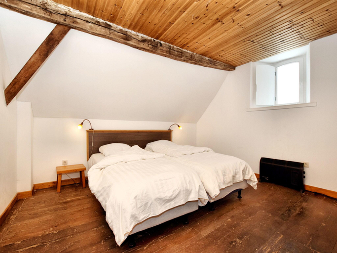 Bedroom 2, Group Retreat in Robertville, Liège