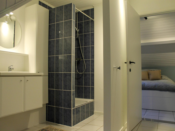 Bathroom 4, Retreat near Maasmechelen, Limburg