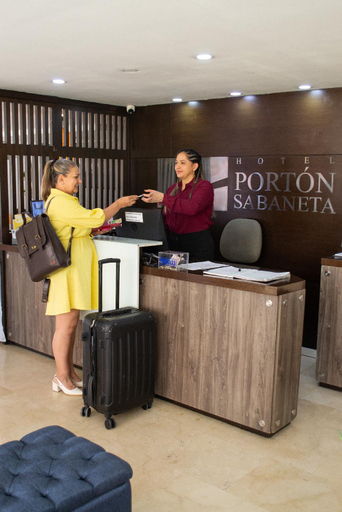 Public Area 3, Hotel Porton Sabaneta, Envigado