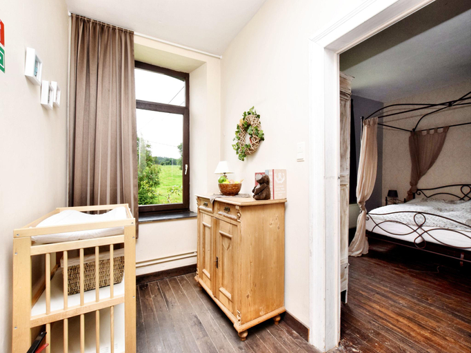 Bedroom 2, Lierneux Forest View Lodge, Liège