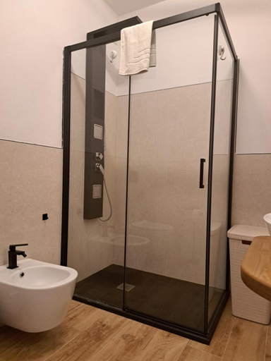 Bathroom 2, Struttura Monte Olimpo, Sassari