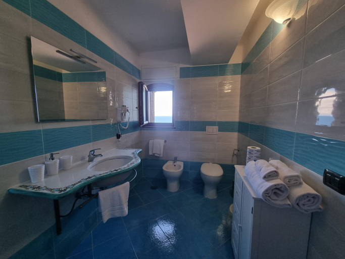 Bathroom 3, L'Incanto Suites Ischia, Napoli