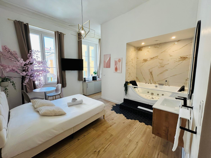 Bathroom 2, Hotel Le Celeste, Alpes-Maritimes