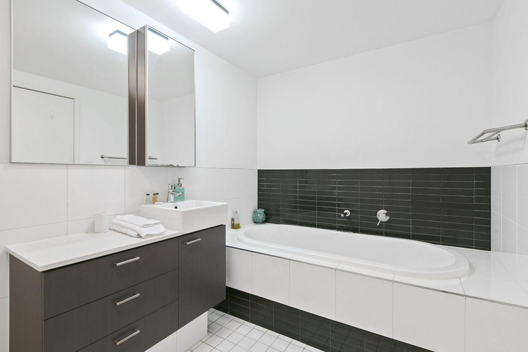 Bathroom 3, Lorne Chalet Apartment 36, Surf Coast - West