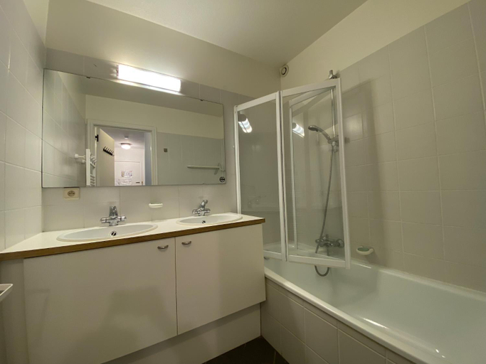 Bathroom, Apartment in Nieuwpoort near Marina Views, West-Vlaanderen