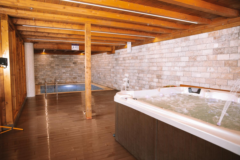 Bathroom, Grand Golan
