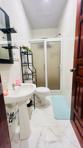 Bathroom 3, Two bedroom Furnished apartment, Tela