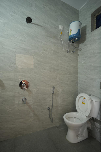 Bathroom 3, Hotel New SagarPriya, Purba Medinipur