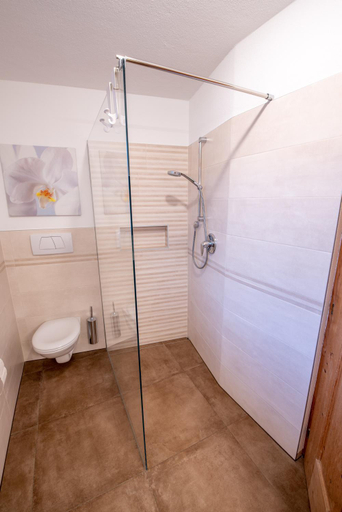 Bathroom 3, Patztauhof, Bolzano
