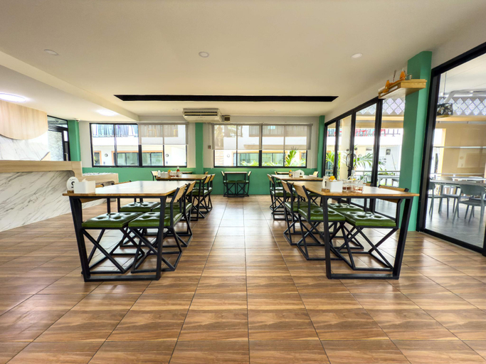 Public Area 2, Amiigo Kohlarn, Pattaya