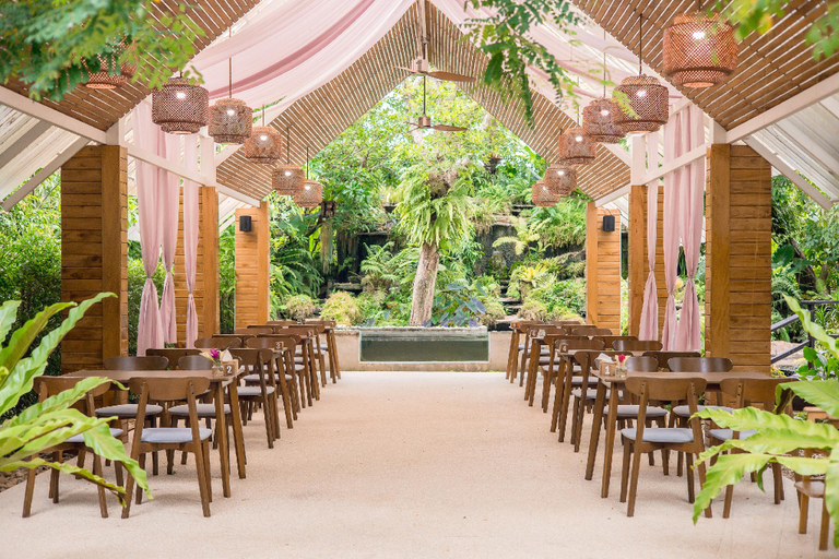 Food & Drinks 4, Khun Le House, Lan Saka