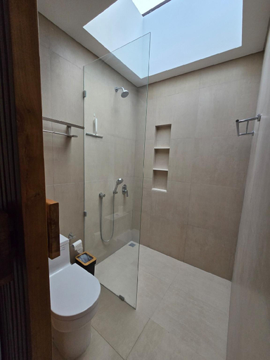 Bathroom 4, Villa Arturo, Gianyar