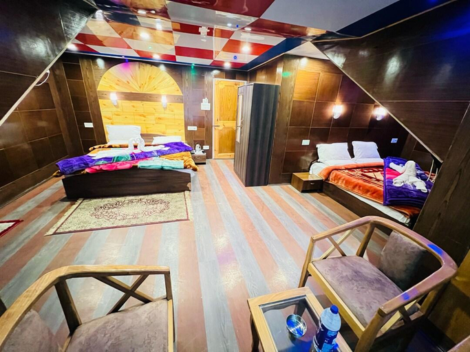 Bedroom 2, Hotel Inter Mountain Sonmarg, Ganderbal