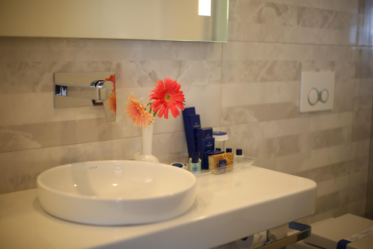 Bathroom 5, Turunc Premium Hotel, Marmaris