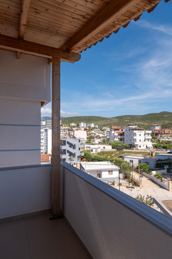 Others 3, New Vila Salla, Sarandës