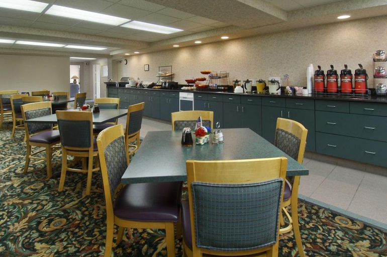 Food & Drinks 5, Economy Inn & Suites, Caddo