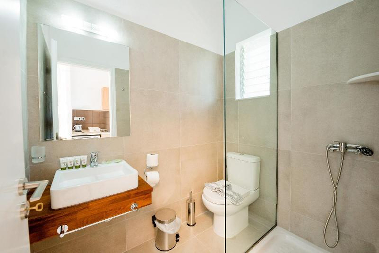Bathroom 5, Sokrates Studios, South Aegean