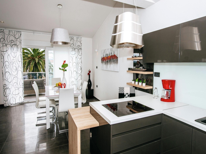 Others 5, Luxurious Apartment in Zadar with Garden, Zadar