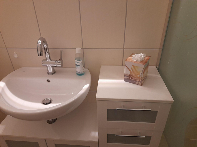 Bathroom 2, Gemutlicher Bungalow in Pepelow nahe dem Meer, Rostock