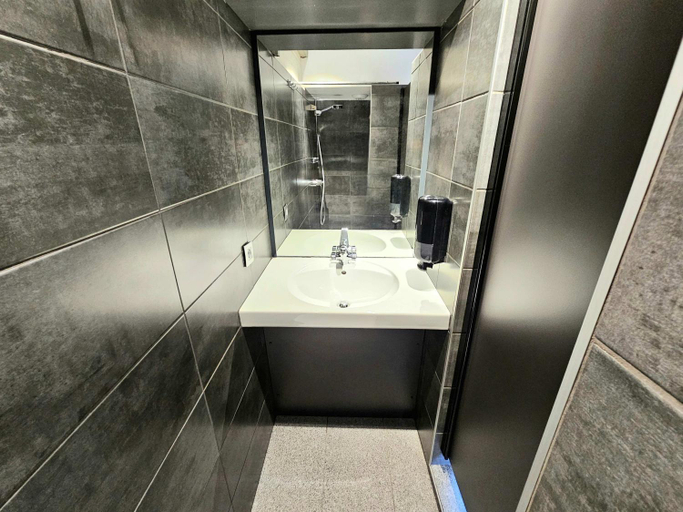 Bathroom, HI Malmedy Hostel, Liège