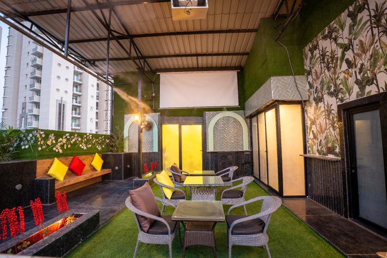 Food & Drinks 5, Orsom Stays Sassy - Sector 42, Gurgaon
