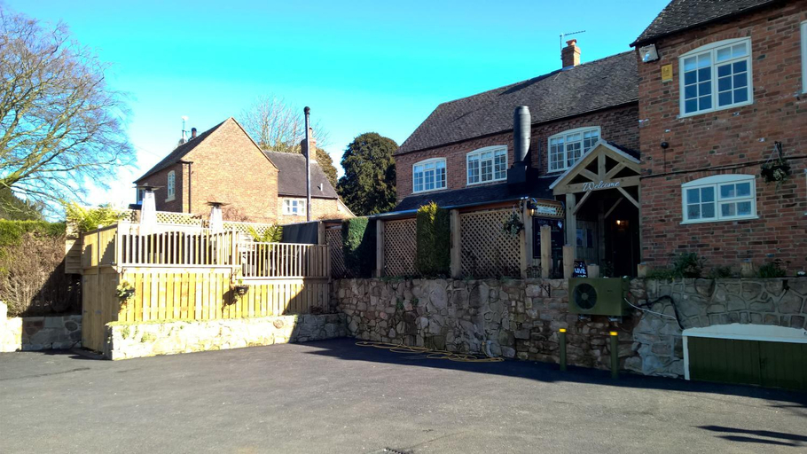 Exterior & Views 1, Crown Inn, Derbyshire