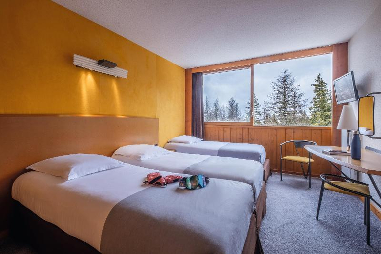 Bedroom 3, Hotel du Golf, Savoie