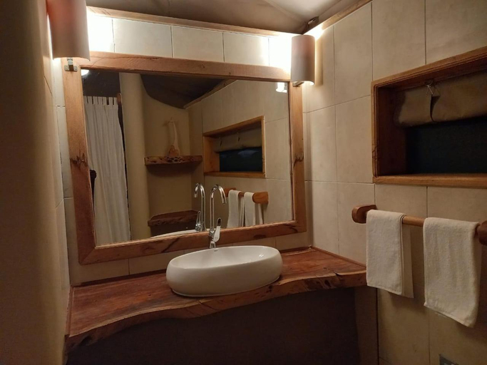 Bathroom, MARA MAISHA CAMP, Narok West