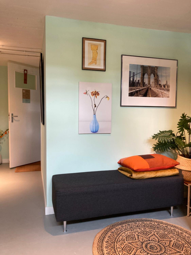 Others 2, 84huis, Amstelveen