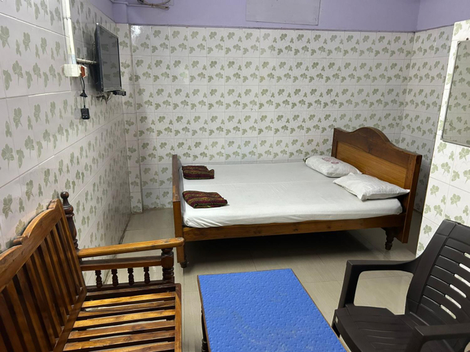 Bedroom 2, Meera Lodge, Cuddalore