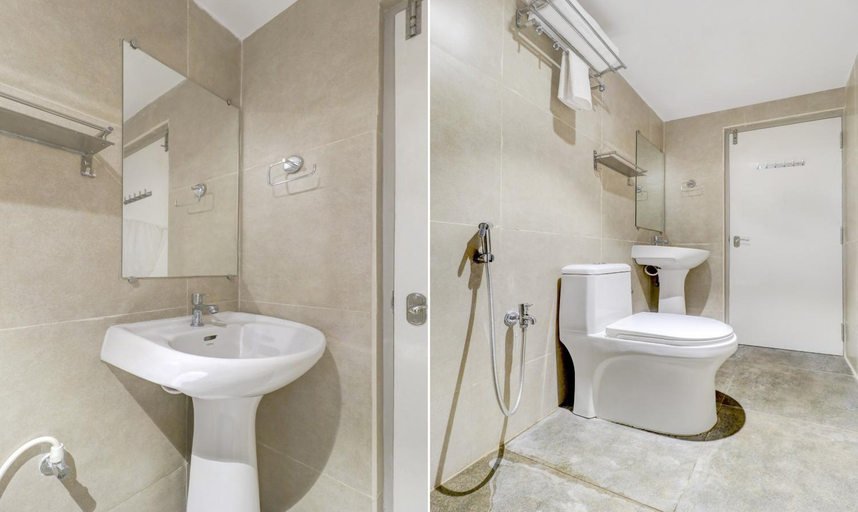 Bathroom 4, Hotel Ramida, Delhi