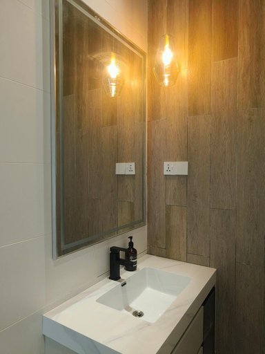 Bathroom 3, the pampines villa, mount kinabalu, Ranau