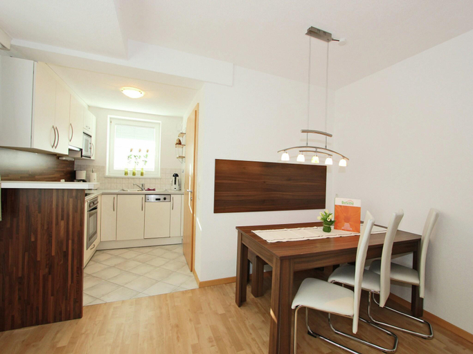Others 4, Apartment in Fiss near Ski Lifts, Landeck